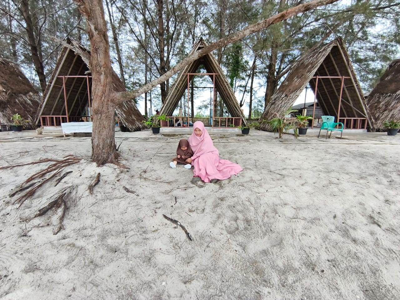 Pantai Cemara Kembar Serdang Bedagai: Spot Instagramable dengan Fasilitas Oke punya!