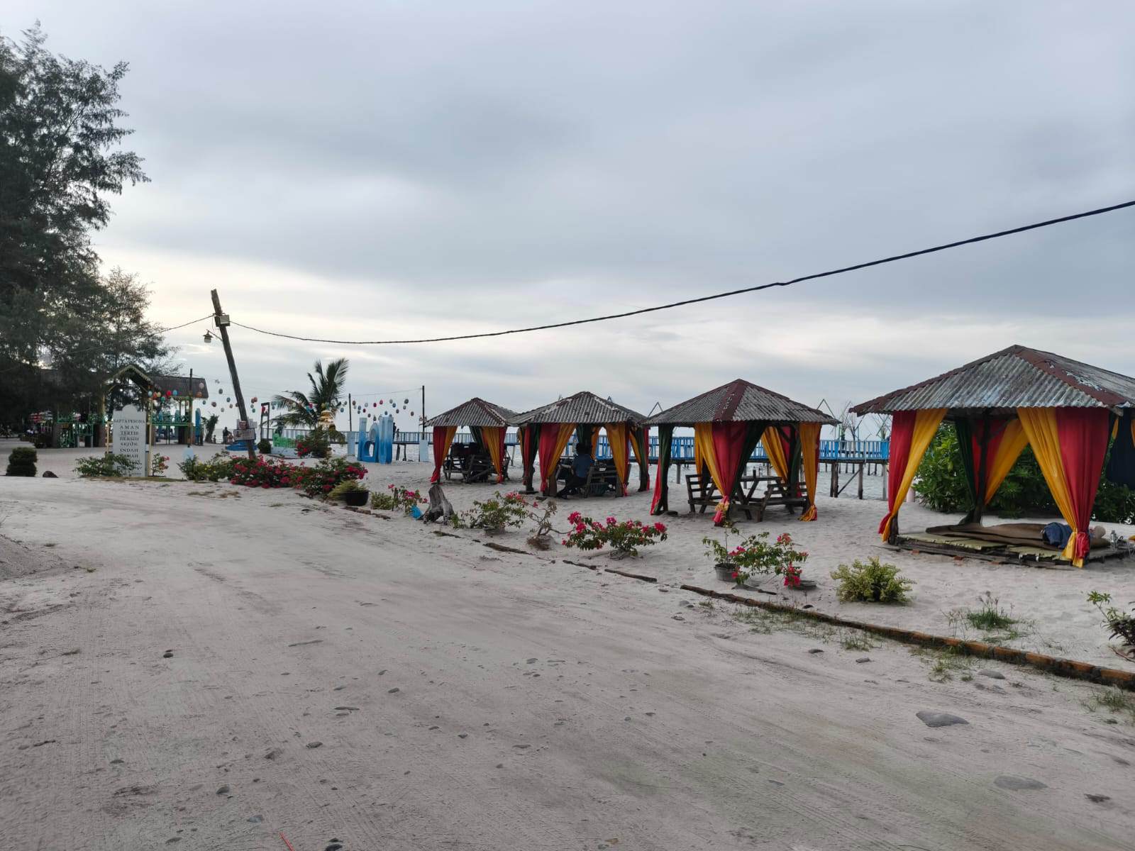 pantai cemara kembar serdang bedagai