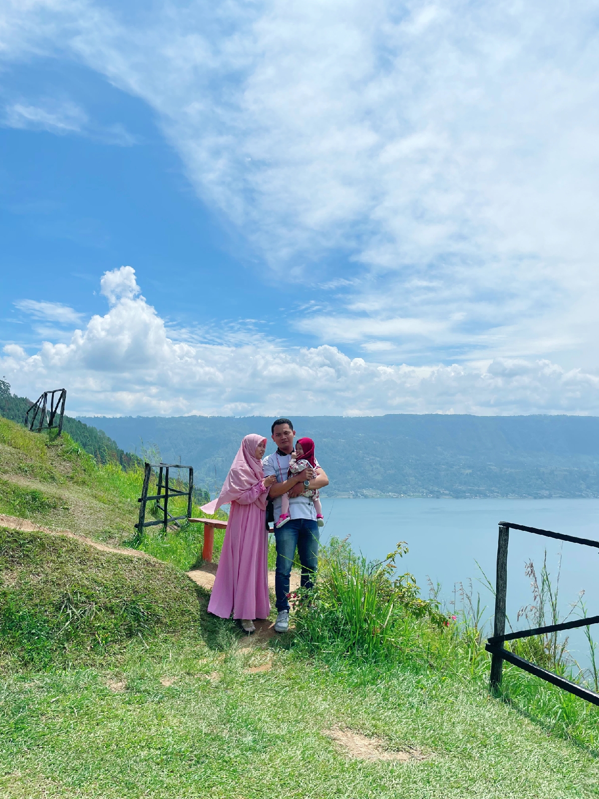 bukit senyum motung